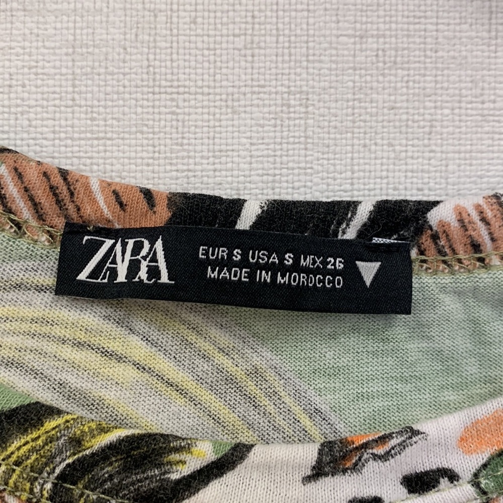 Zara "Cool Metro Chicks" Oversized Cropped Tee • Sz S - Picture 2 of 7